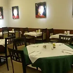 Domus Hotel 3*