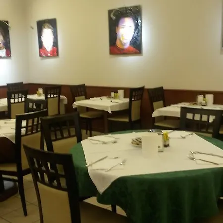 Domus Hotel 3*